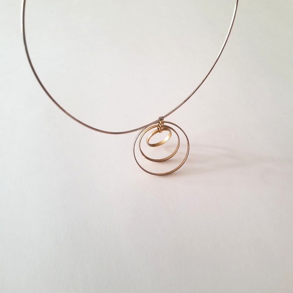 Metal Rings Necklace - Picture 2 of 4
